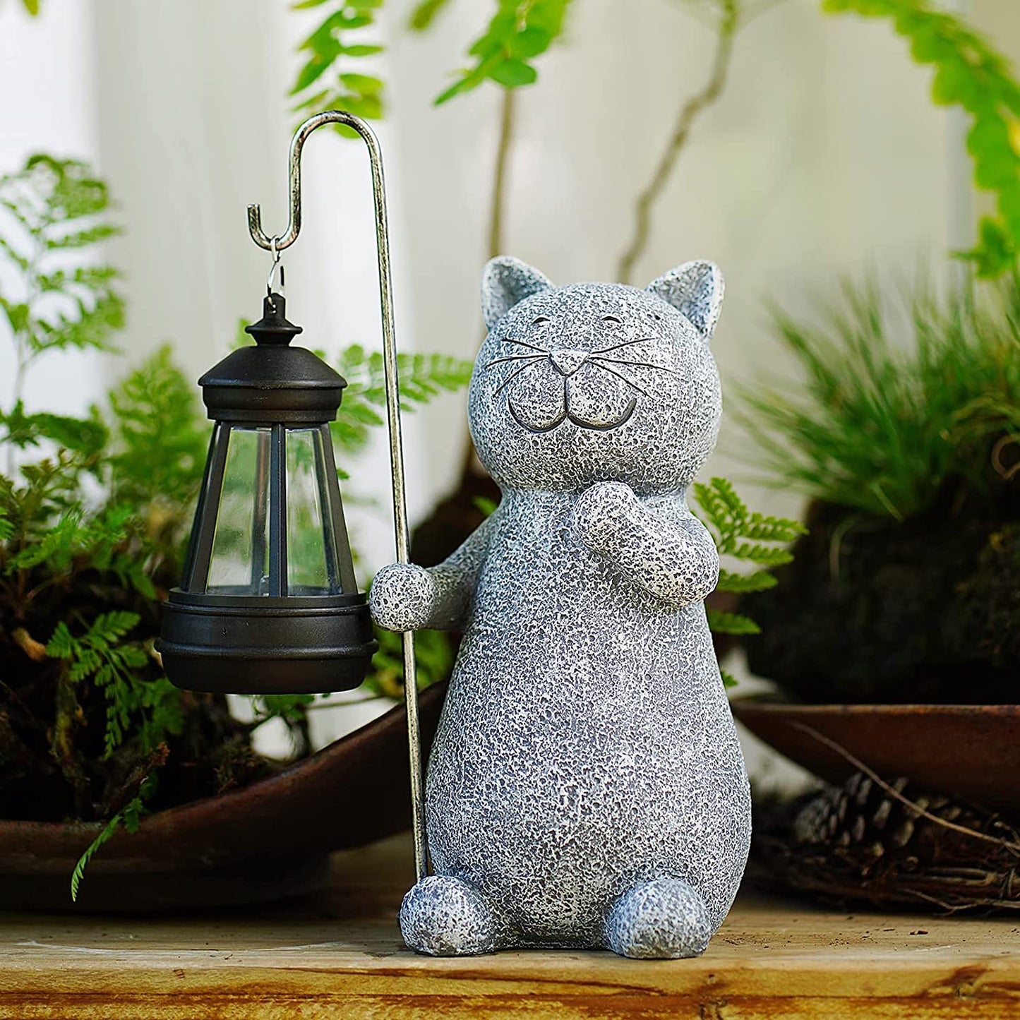 Solar Garden Statue Cat Figurine Garden Art with Solar Lantern